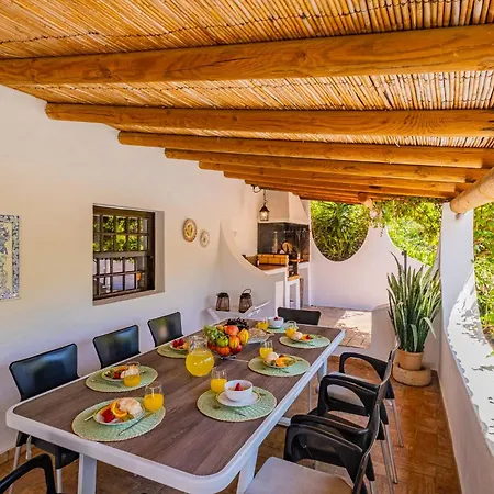 Alice - Confortavel Com Piscina Em Nyaraló Albufeira