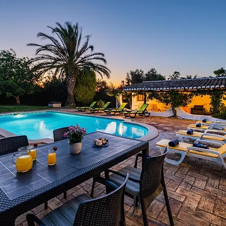 Alice - Confortavel Com Piscina Em * Albufeira