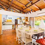 Alice - Confortavel Com Piscina Em Tatil Evi *