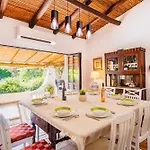 Alice - Confortavel Com Piscina Em
